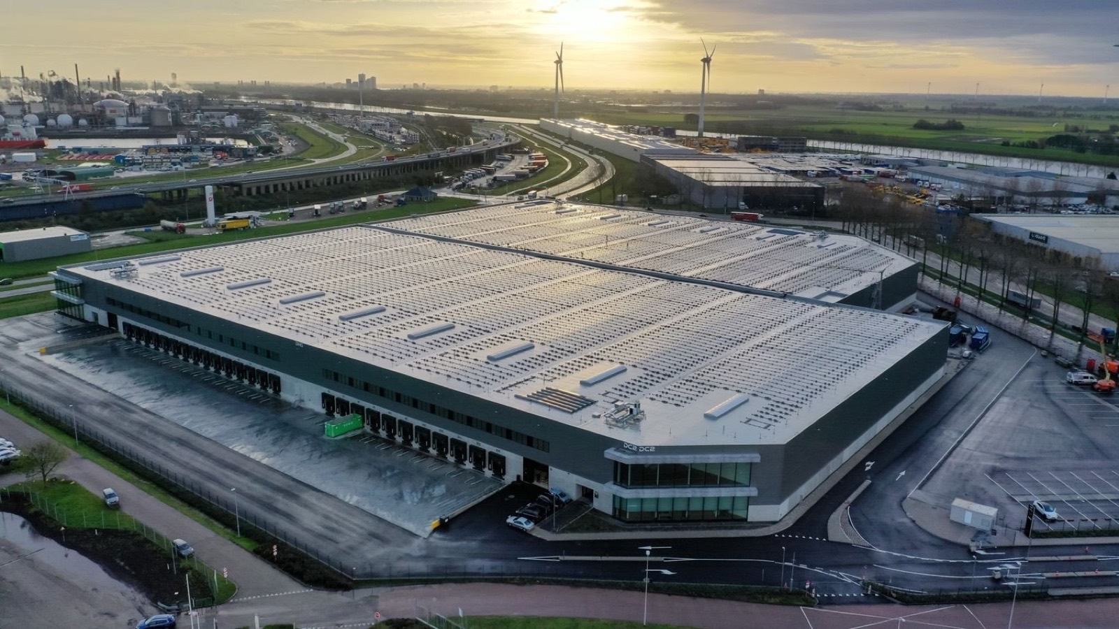 Botlek Rotterdam dual logistics-centre rooftop solar installation