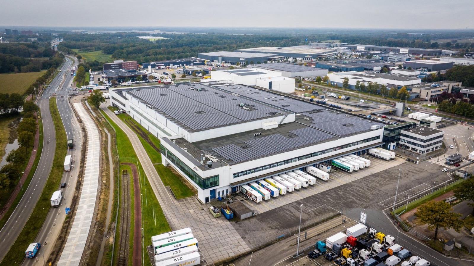 Van Rooijen Logistiek Eindhoven rooftop solar expansion